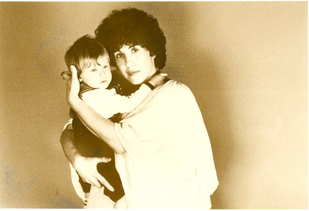 1979. Phyllis Chesler with her young son Ariel